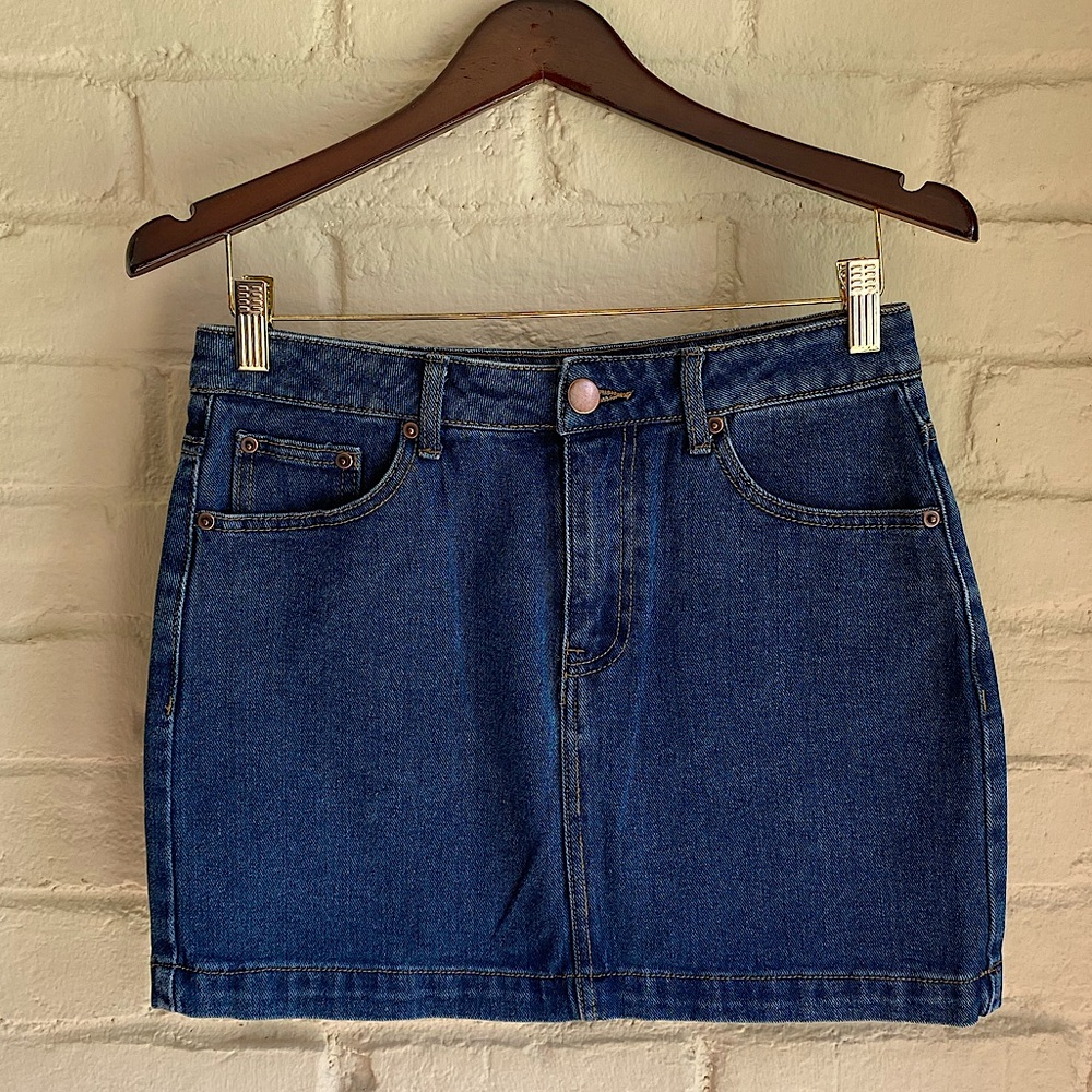 Forever 21 size medium denim blue jean mini skirt